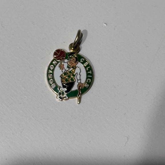 NBA Green and Gold Jewelry Pendant- BOSTON CELTICS - Picture 2 of 3